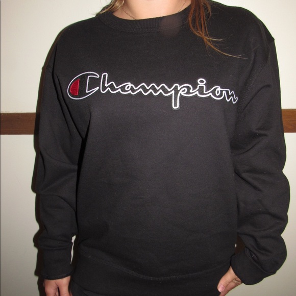 Champion New Crewneck Sweatshirt  Black 🔥 - Picture 1 of 3